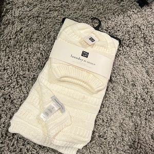 Laundry by Design 2 piece beanie and scarf set